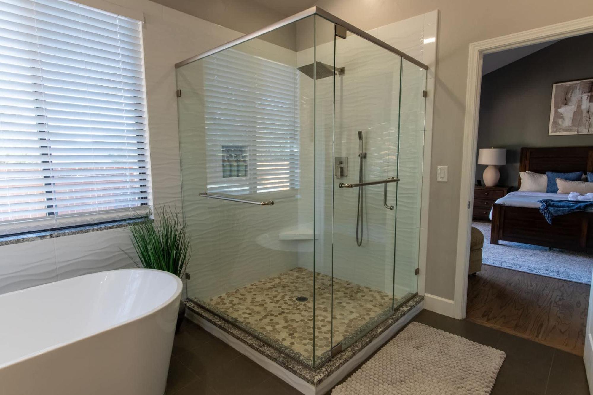 5 Bed 3 Bath Uptown Sedona-Game Room-Sauna-Cold Plunge-Jacuzzi-Gym Exterior photo