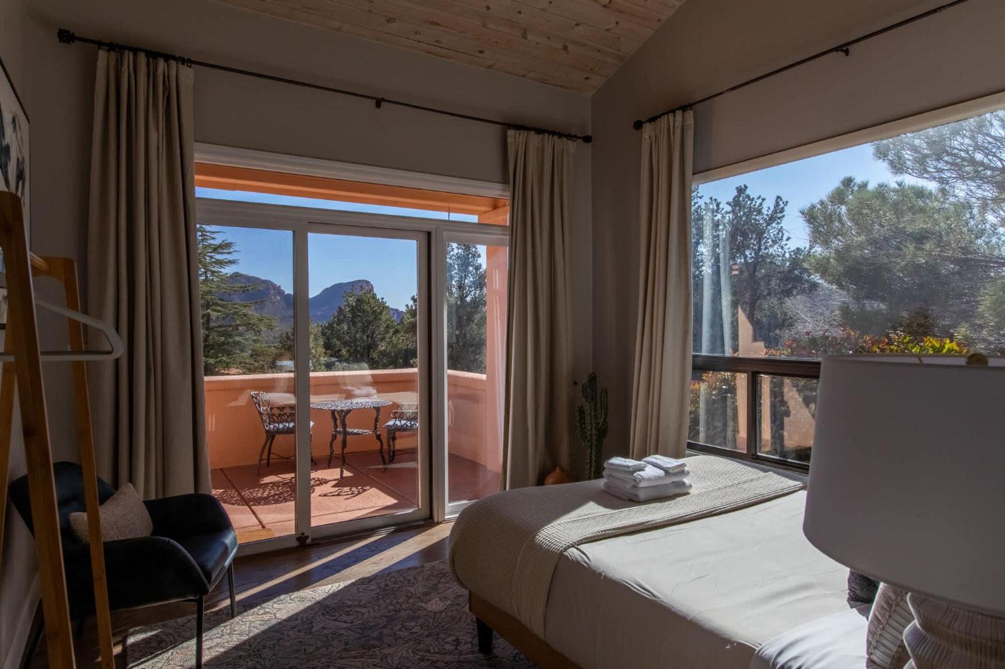 5 Bed 3 Bath Uptown Sedona-Game Room-Sauna-Cold Plunge-Jacuzzi-Gym Exterior photo